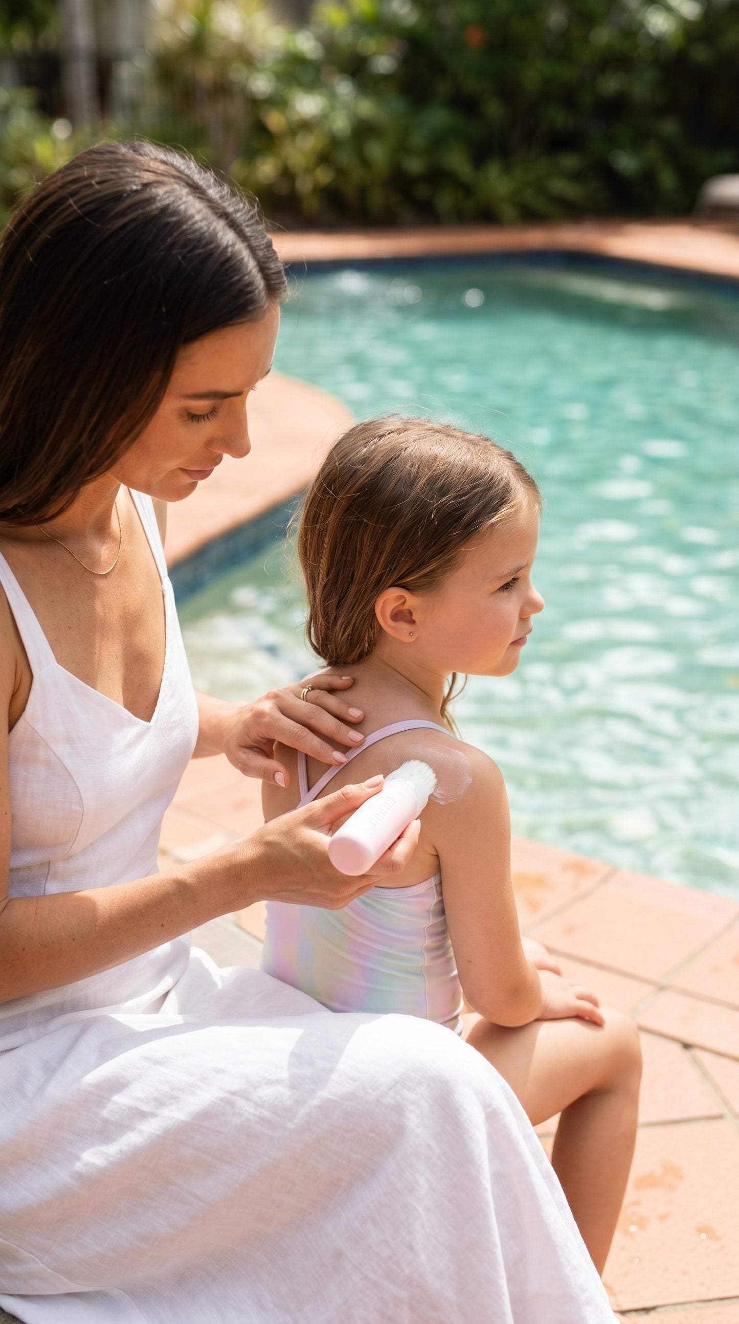 BRUSHI® Refillable Sunscreen Blending Bottle Go Pink!