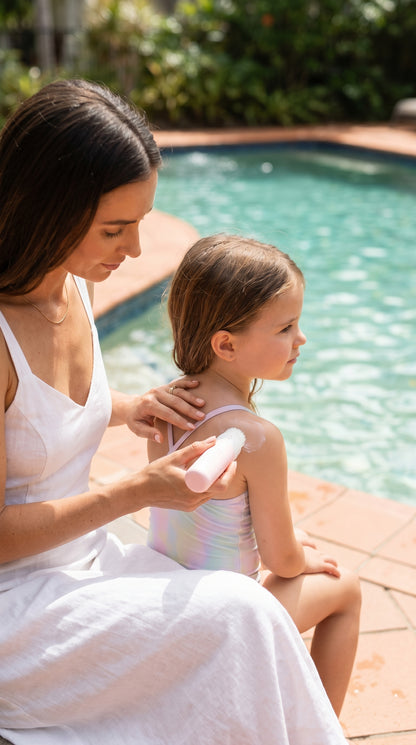 BRUSHI® Refillable Sunscreen Blending Bottle Go Pink!