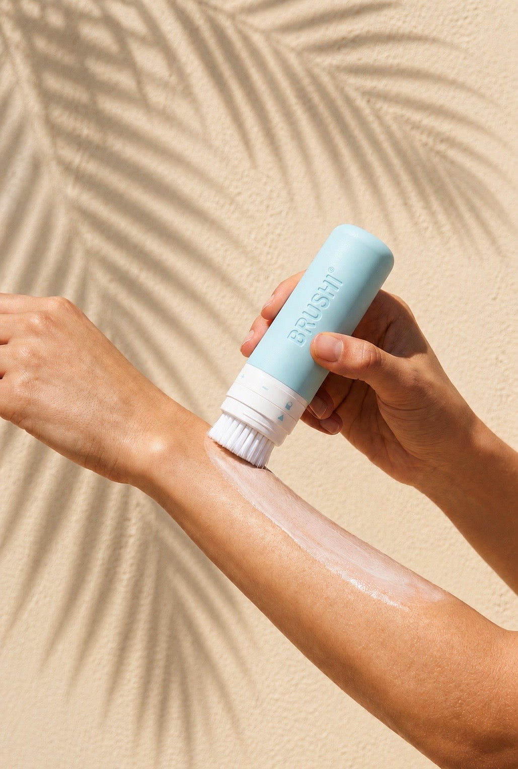 BRUSHI® Refillable Sunscreen Blending Bottle Cinnamon Bay Blue